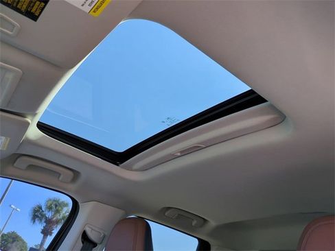 Certified 2022 Ford Maverick Lariat w/ Equipment Group 500A Standard image 20