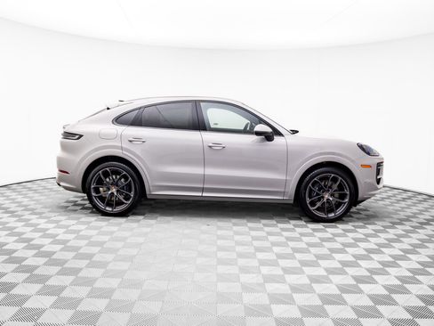 New 2026 Porsche Cayenne Coupe image 8