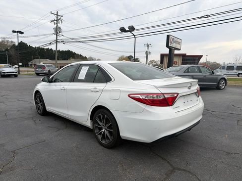 Used 2017 Toyota Camry XSE w/ Moonroof Package FWD image 3