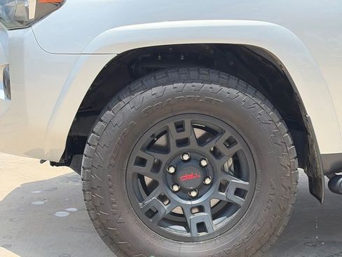 Used 2023 Toyota 4Runner SR5 Premium w/ Moonroof Package RWD image 5