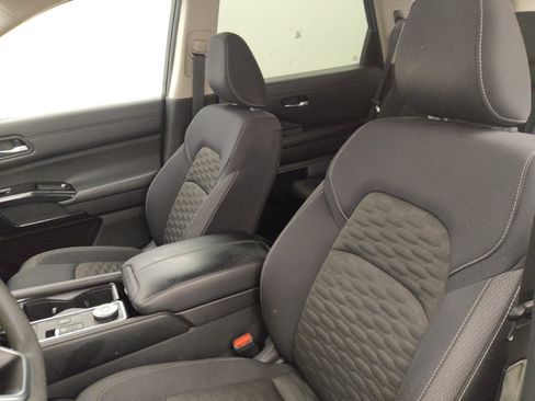 Used 2022 Nissan Pathfinder S AWD/4WD image 17
