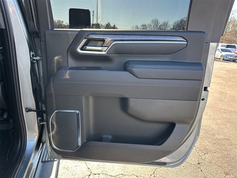 Used 2025 Chevrolet Silverado 2500 LTZ w/ Trail Boss Package image 17