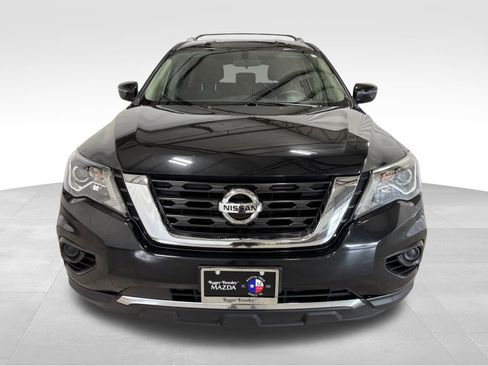Used 2019 Nissan Pathfinder S image 2