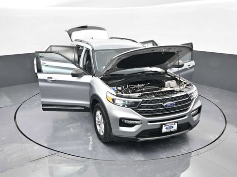 Used 2023 Ford Explorer XLT w/ Equipment Group 202A image 41