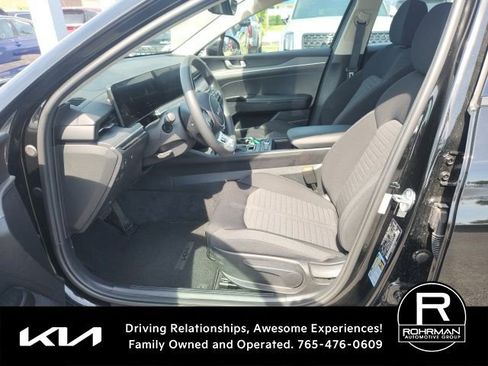 Used 2025 Kia K5 LXS FWD image 8