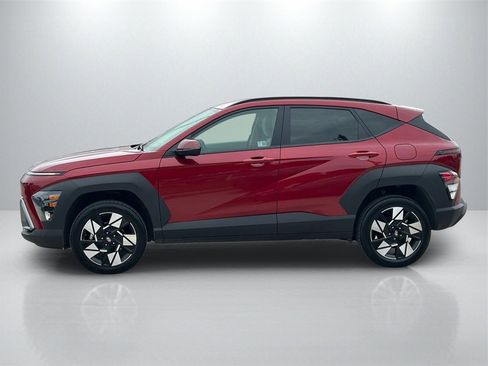 Used 2025 Hyundai Kona SEL image 8