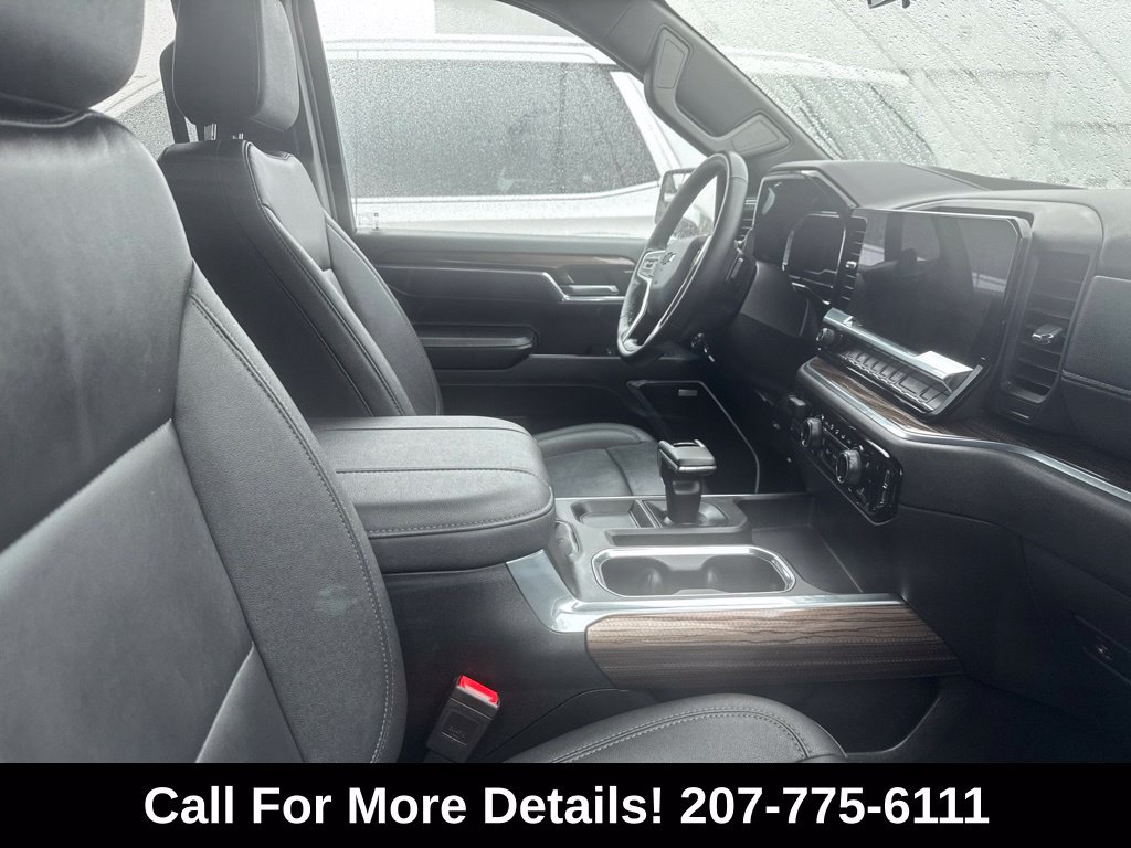 Used 2024 Chevrolet Silverado 1500 RST AWD/4WD image 3