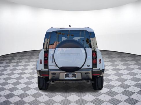 Used 2021 Land Rover Defender 110 X-Dynamic HSE AWD/4WD image 4