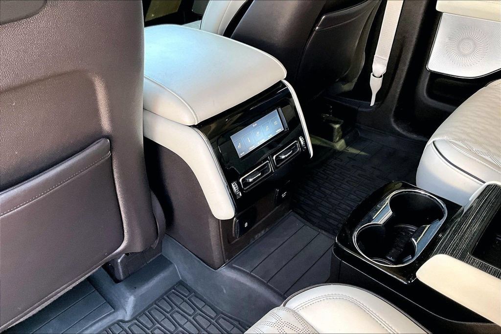 Used 2022 Lincoln Aviator Black Label w/ Dynamic Handling Package AWD/4WD image 10