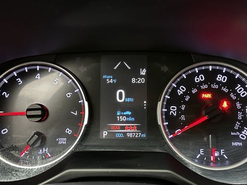 Used 2020 Toyota RAV4 LE image 18