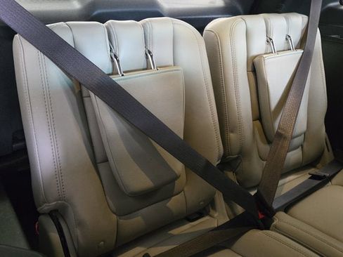 Used 2013 Ford Explorer XLT image 11