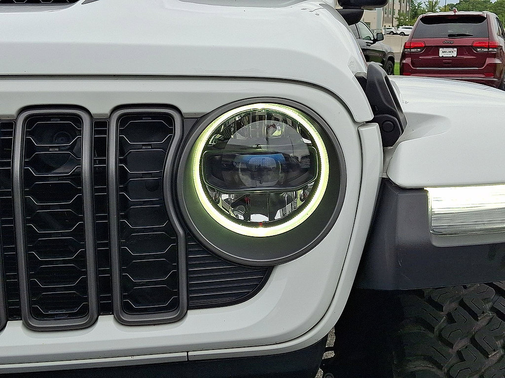 Used 2025 Jeep Gladiator Mojave AWD/4WD image 34