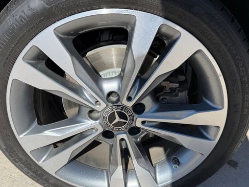 Used 2019 Mercedes-Benz C 300 Sedan image 10