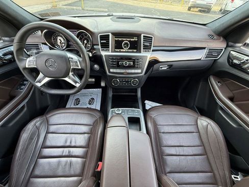 Used 2015 Mercedes-Benz GL 63 AMG 4MATIC image 29