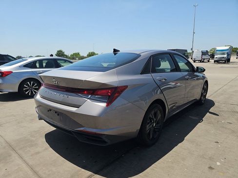 Used 2023 Hyundai Elantra SEL FWD image 4