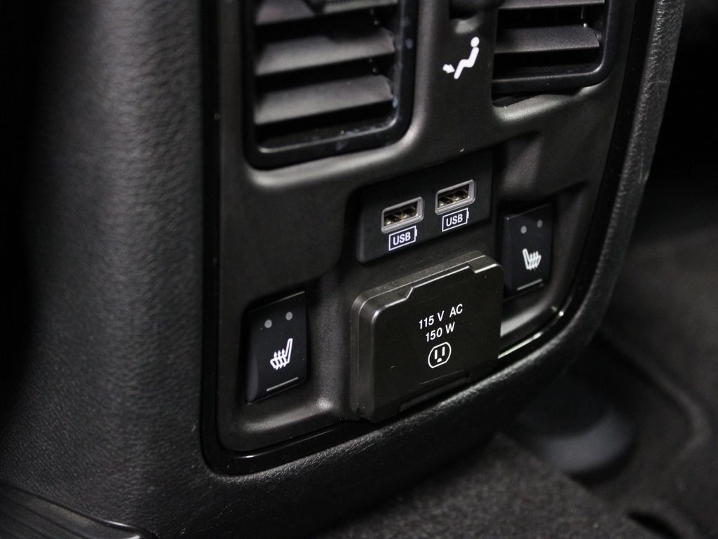 Used 2025 Dodge Durango R/T AWD/4WD image 17