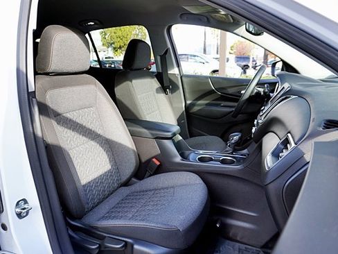 Used 2024 Chevrolet Equinox LT image 13