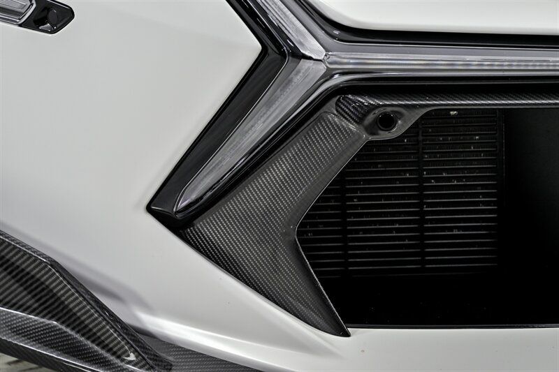 Used 2024 Lamborghini Revuelto AWD/4WD image 6