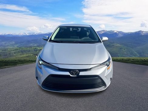 Used 2023 Toyota Corolla LE FWD image 9
