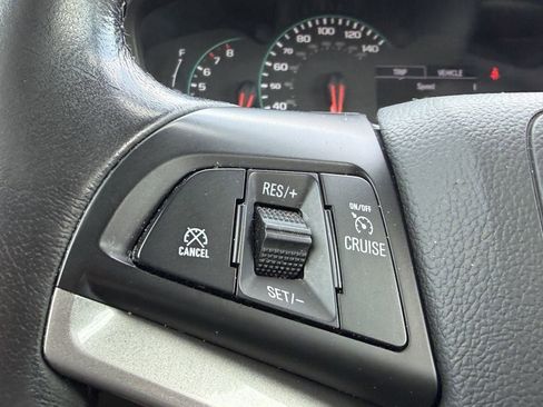 Used 2022 Chevrolet Trax LT w/ LT Convenience Package FWD image 28