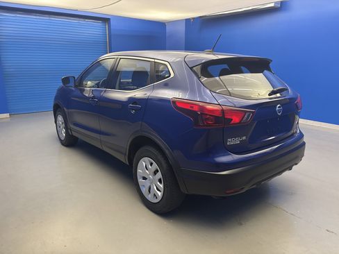 Used 2019 Nissan Rogue Sport S image 5