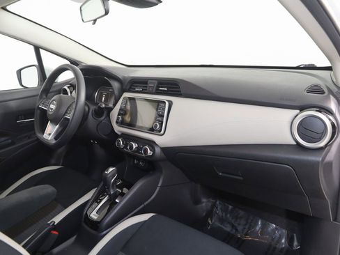 Used 2020 Nissan Versa SV image 33
