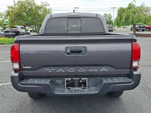 Used 2022 Toyota Tacoma SR w/ SR Convenience Package RWD image 5