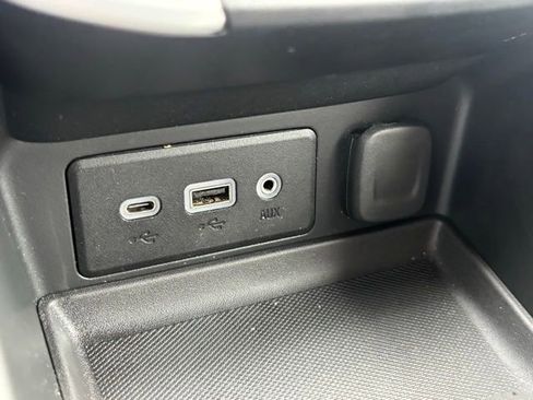 Used 2023 GMC Terrain SLE w/ Driver Convenience Package image 31