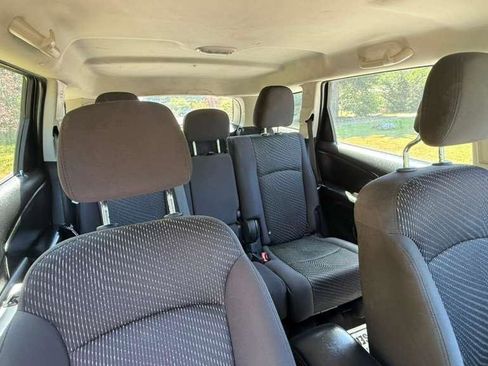 Used 2018 Dodge Journey SE FWD image 8