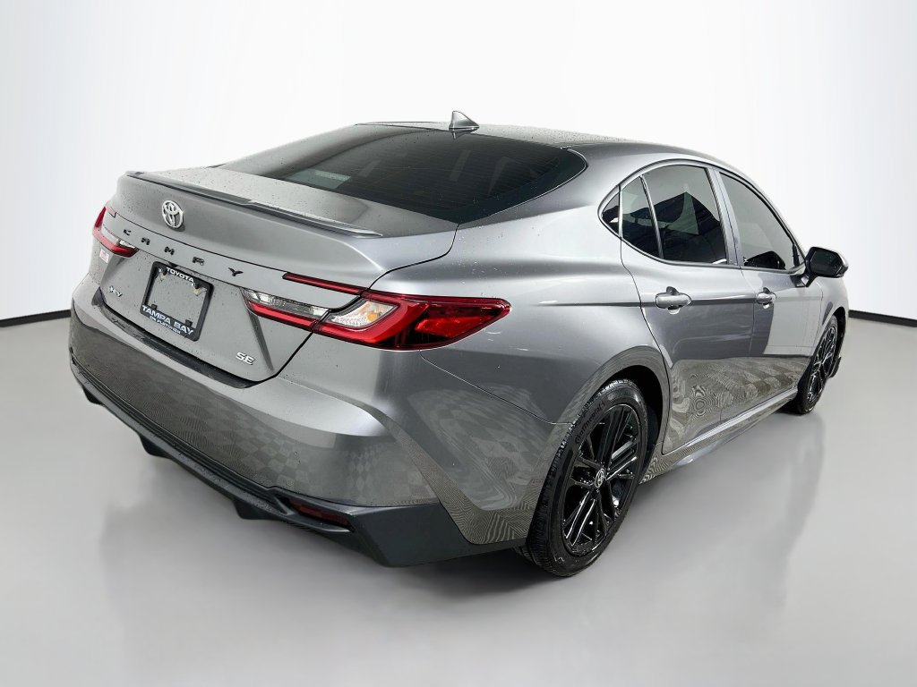 Used 2025 Toyota Camry SE FWD image 3
