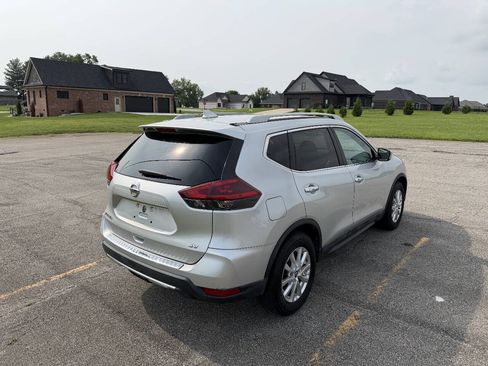 Used 2018 Nissan Rogue SV FWD image 5