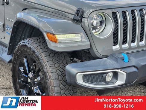 Used 2022 Jeep Wrangler Unlimited Sahara AWD/4WD image 9