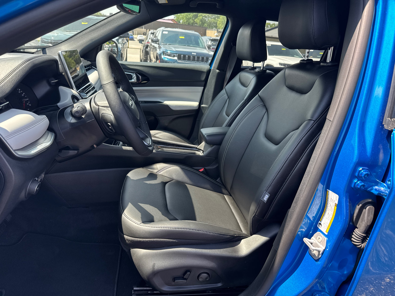 New 2026 Jeep Compass Limited AWD/4WD image 9