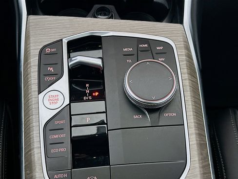 Used 2025 BMW 330i Sedan image 25