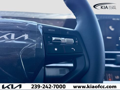 New 2026 Kia Sportage EX image 36