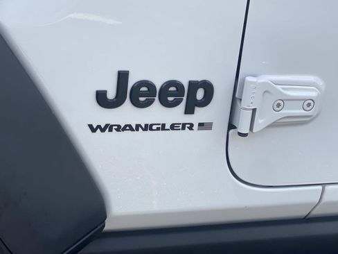 Used 2024 Jeep Wrangler Unlimited Sport AWD/4WD image 13