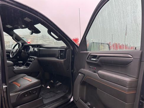Used 2022 GMC Sierra 1500 AT4 w/ AT4 Premium Package image 12