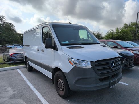 Used 2023 Mercedes-Benz Sprinter 1500 image 2