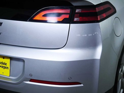 Used 2015 Chevrolet Volt w/ Enhanced Safety Package 1 FWD image 17