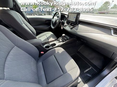 Used 2025 Toyota Corolla LE FWD image 14