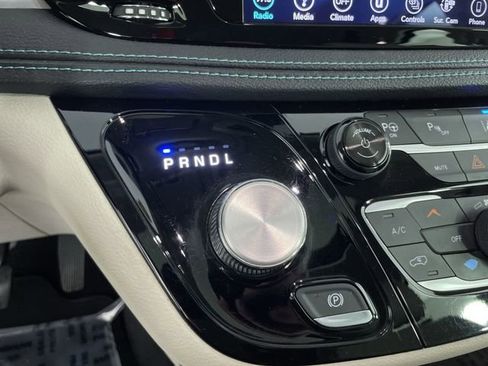 Used 2018 Chrysler Pacifica Limited w/ Advanced Safetytec Group image 32