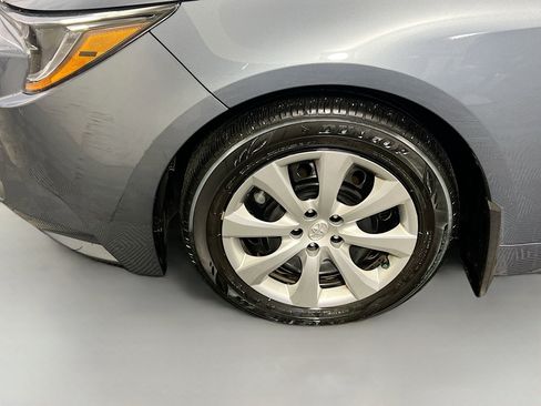 Used 2025 Toyota Corolla LE image 13