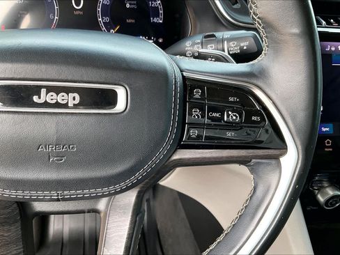 Used 2021 Jeep Grand Cherokee L Overland w/ Luxury Tech Group IV AWD/4WD image 24