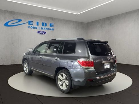 Used 2012 Toyota Highlander Limited w/ Tow Pkg AWD/4WD image 11