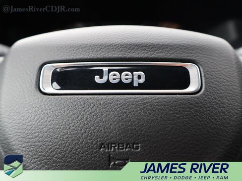 Used 2025 Jeep Compass Trailhawk AWD/4WD image 27