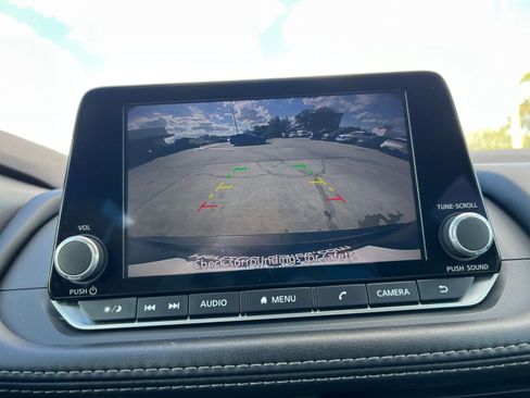 Used 2023 Nissan Rogue SV image 21