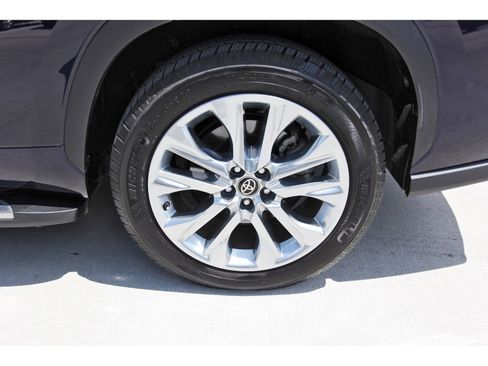 Used 2022 Toyota Highlander Limited FWD image 30