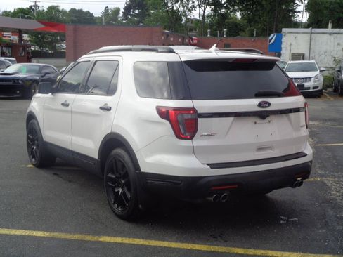 Used 2018 Ford Explorer Sport w/ Equipment Group 401A AWD/4WD image 4