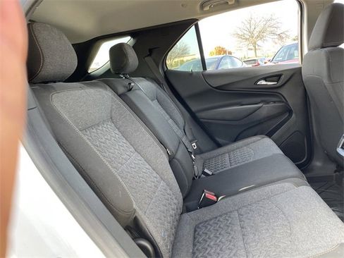 Used 2023 Chevrolet Equinox LT image 25