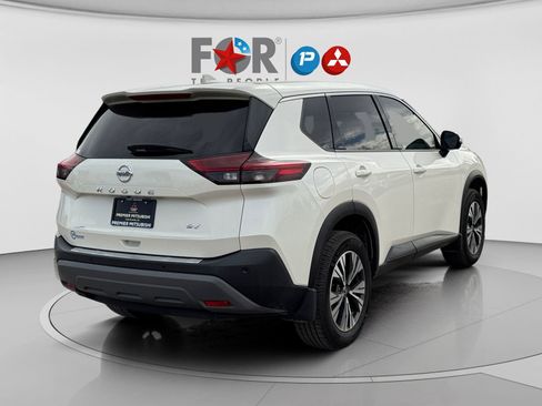 Used 2021 Nissan Rogue SV image 14